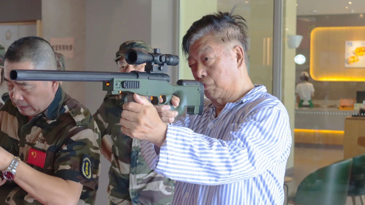 致敬青春·共忆军旅——石化街道银鑫之光老兵团、福申护理院共庆八一建军节主题系列活动(图4)
