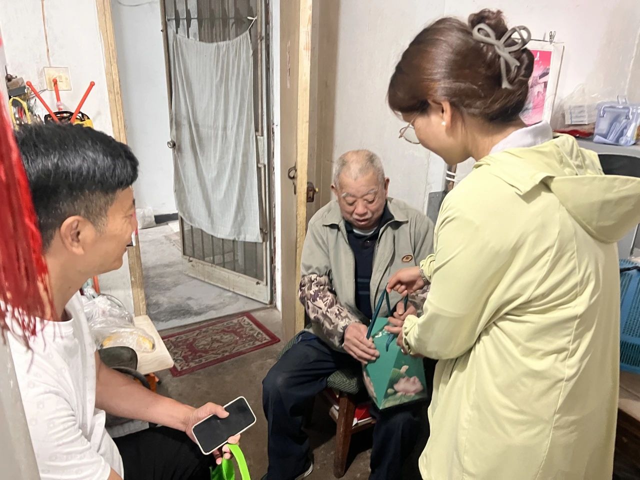 【公益在行动】金山区老年基金会2024“福申”助老医疗公益项目走访调研(图15)
