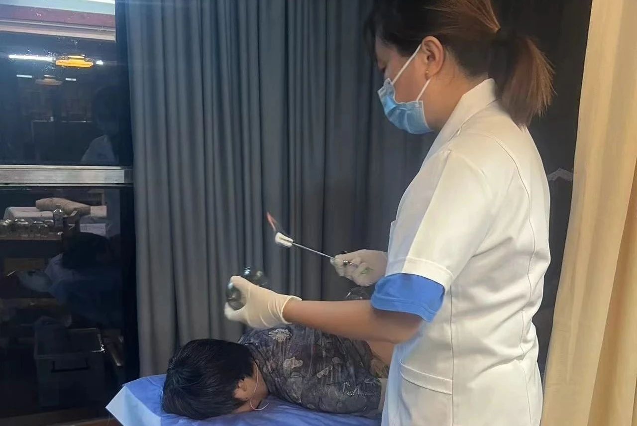 艾草飘香迎客来,太和堂祥记首期“中医药文化集市活动”圆满结束(图5) 艾草飘香迎客来,太和堂祥记首期“中医药文化集市活动”圆满结束(图5)