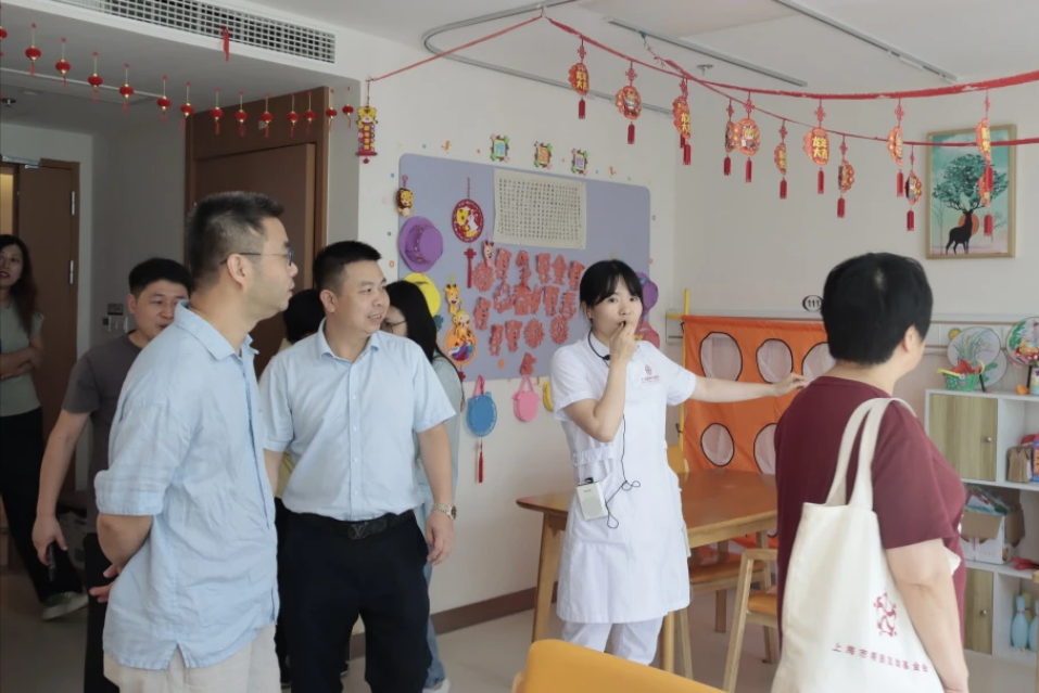 【为民办实事】虹口区民政局领导一行赴金山区福申护理院参观调研活动(图10)