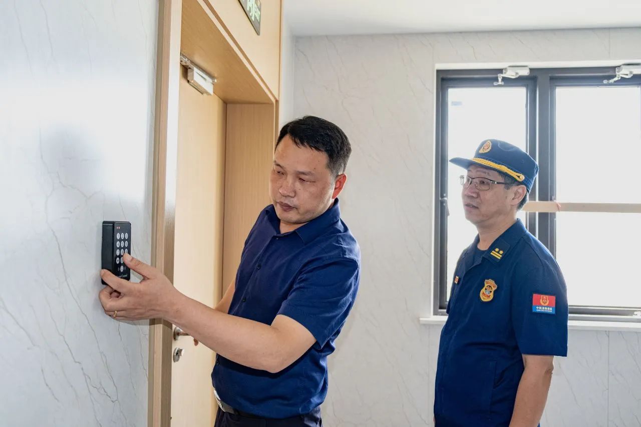 金山消防莅临我院检查指导消防安全工作(图3)
