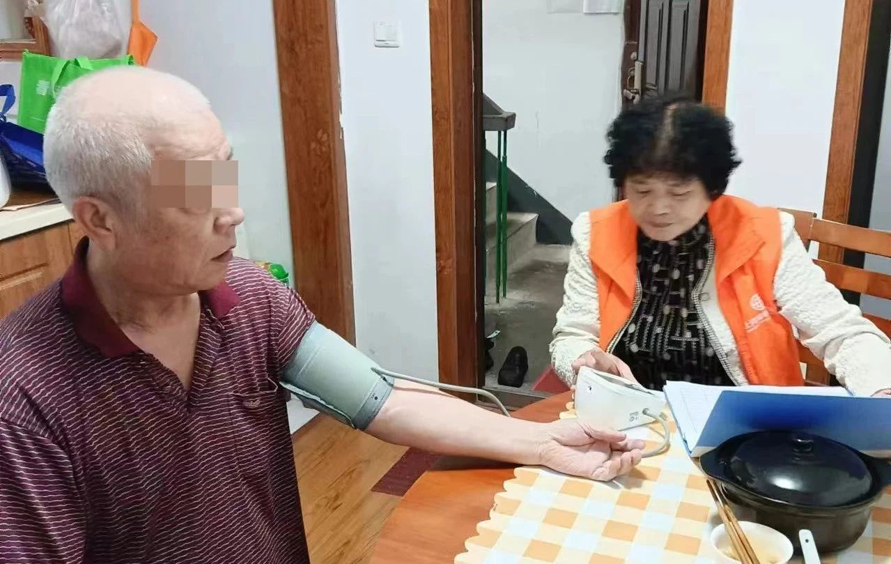 关爱高龄独居、空巢老人，上门服务不停歇(图5)