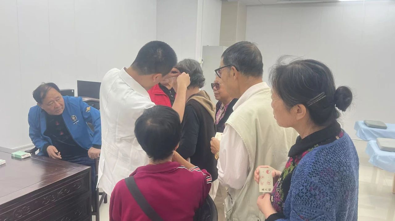 太和堂祥记成功举办第2期“中医药文化集市”活动!(图8) 太和堂祥记成功举办第2期“中医药文化集市”活动!(图8)