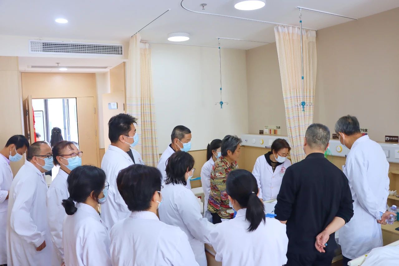 医者仁心，中西合璧——我院中医科专家参与老年护理病房查房、会诊，加快住院患者康复进程(图2)