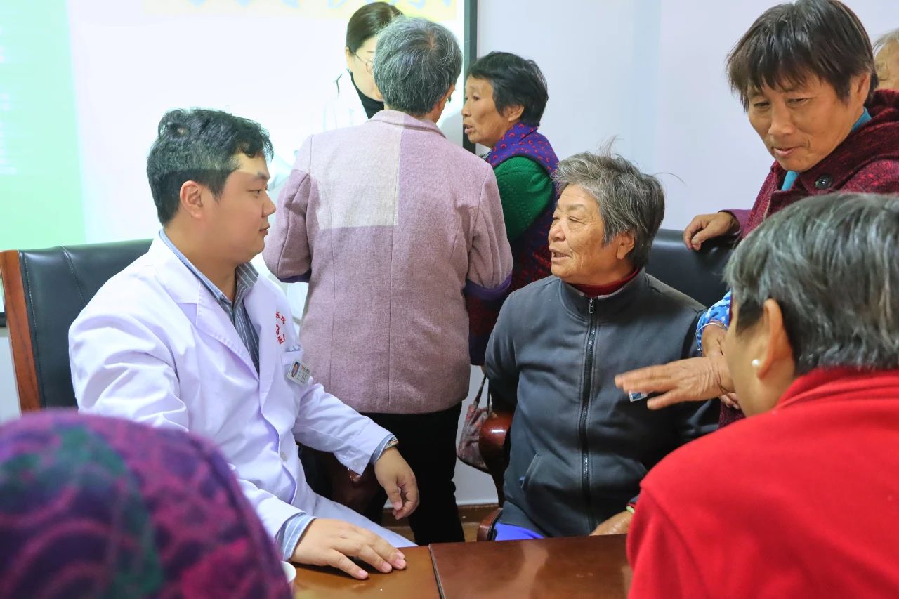 “与‘社’同行，健康相伴，温暖民心”——上海仁博医院社区公益服务第五场：朱家角王金村(图5)