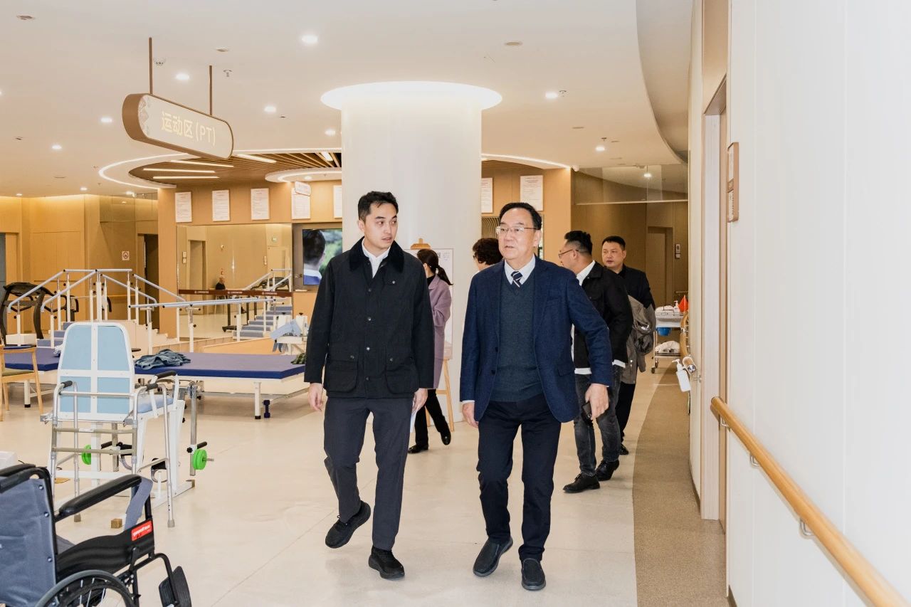上海市社会医疗机构协会会长闫东方一行莅临我院指导工作(图2)
