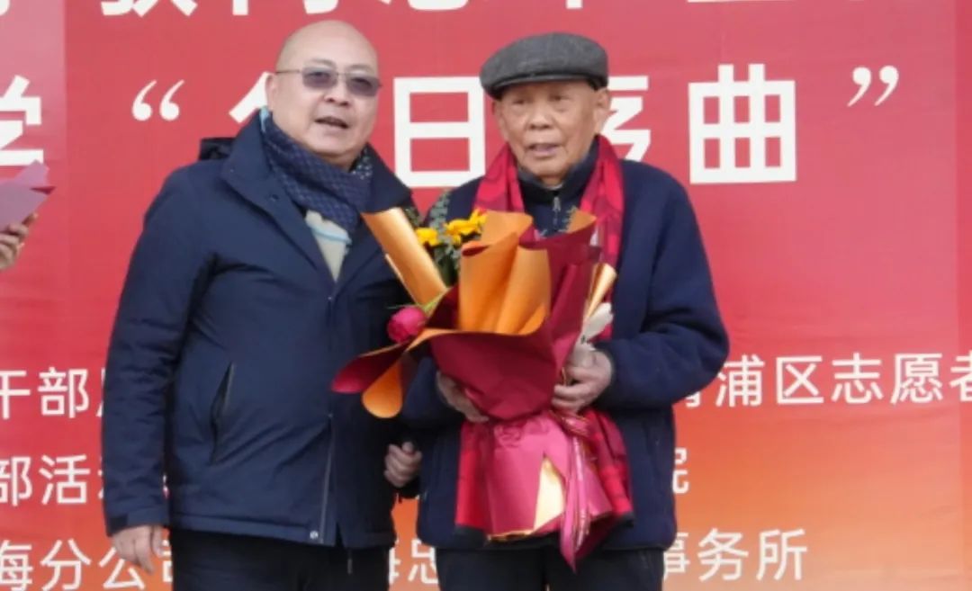 乐龄公益行 幸福共传递——离休老干部孙敏同志书画作品捐赠活动暨区老干部大学“冬日序曲”志愿服务行动活动在我院隆重举行(图4)